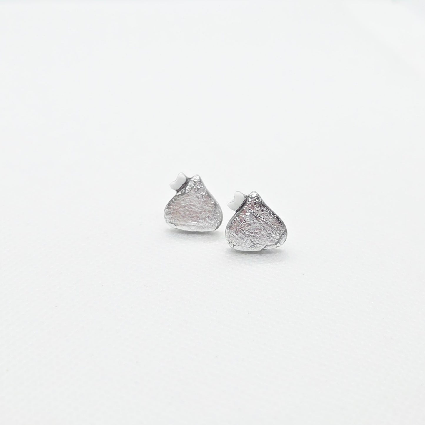 Candy Kiss Studs